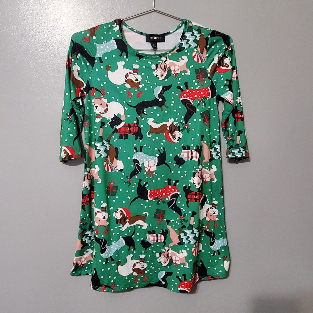 Amy Byer Long Sleeve Nightgown Green Christmas Santa Puppy Dogs Girl's Size L